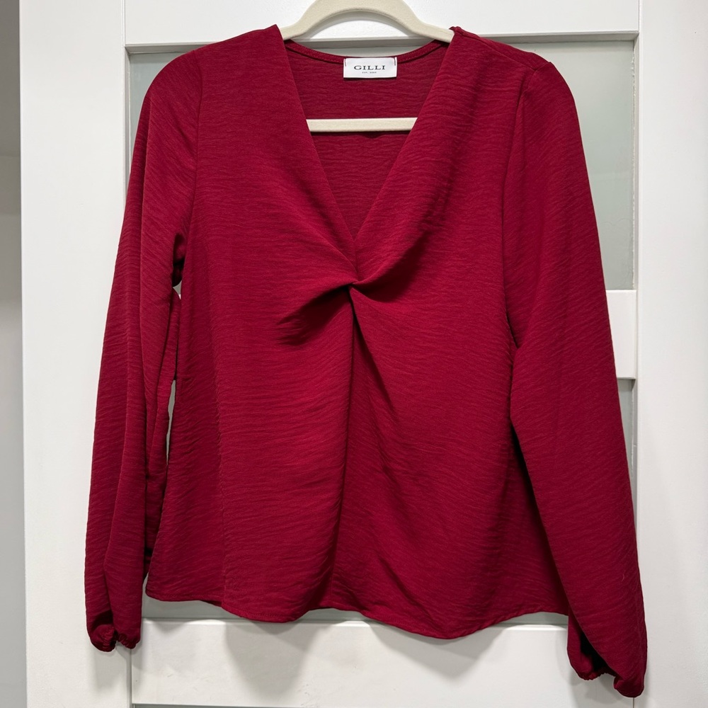 GILLI Women's Red Long Sleeve Top